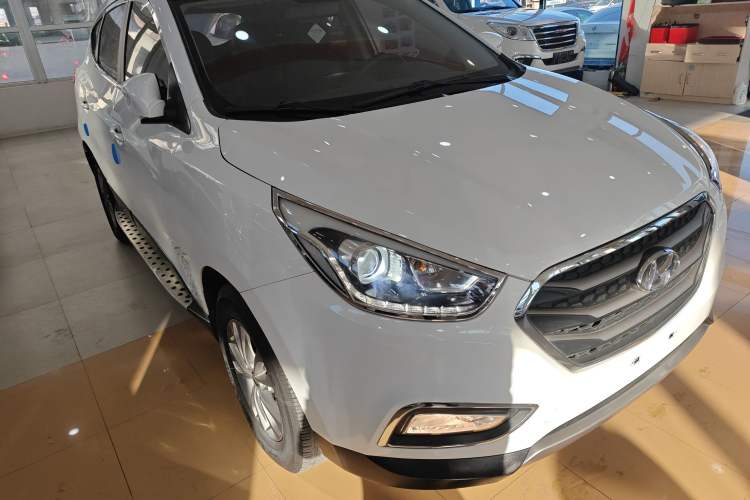 Used Hyundai ix35 2015 2.0L Manual Two-Wheel Drive Comfort Version China IV Standard Front Right 45 Deg