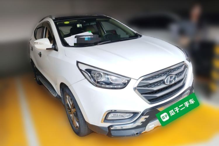 Used Hyundai ix35 2015 2.0L Automatic 2WD Smart Type China IV Front Right 45 Deg