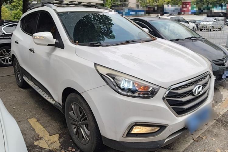 Used Hyundai ix35 2015 2.0L Automatic 2WD Smart Type China IV Front Right 45 Deg