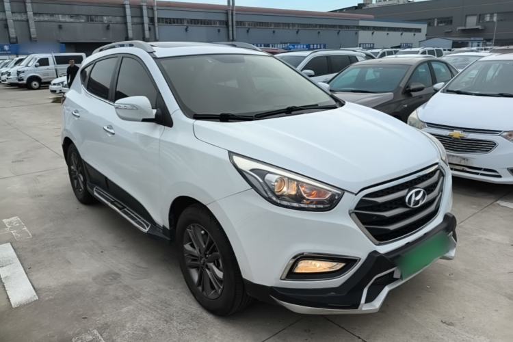 Used Hyundai ix35 2015 2.0L Automatic 2WD Smart Version China V Standard Front Right 45 Deg