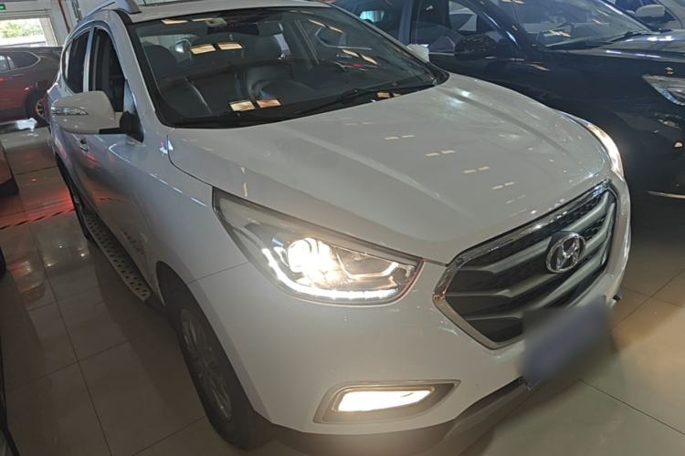 Used Hyundai ix35 2015 2.0L Automatic 2WD Comfort Edition China V Standard Front Right 45 Deg