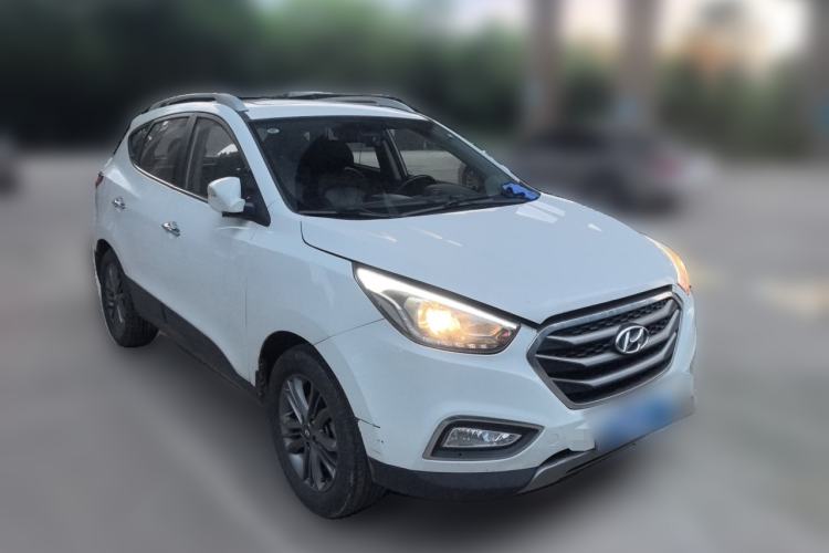 Used Hyundai ix35 2015 2.0L Automatic 2WD Smart Version China V Standard Front Right 45 Deg