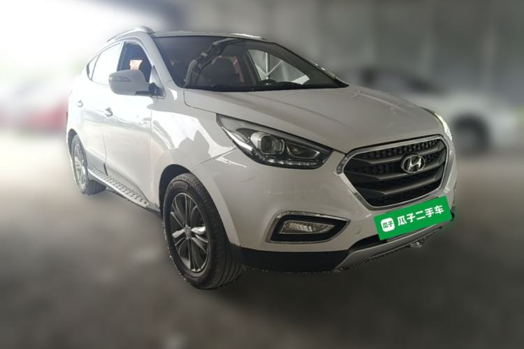 Used Hyundai ix35 2015 2.0L Automatic 2WD Smart Type China IV Front Right 45 Deg