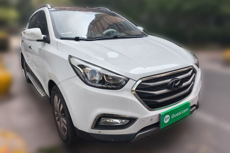 Used Hyundai ix35 2015 2.0L Automatic Two-Wheel Drive Leading Trim China IV Standard Front Right 45 Deg