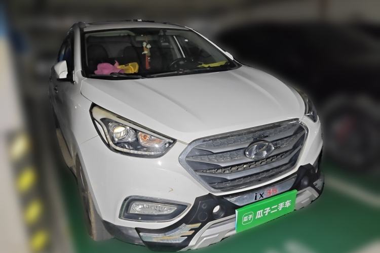Used Hyundai ix35 2015 2.0L Automatic 2WD Smart Type China IV Front Right 45 Deg