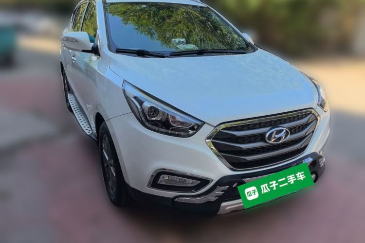 Used Hyundai ix35 2015 2.0L Automatic 2WD Smart Version China V Standard Front Right 45 Deg