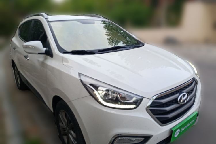 Used Hyundai ix35 2015 2.0L Automatic 2WD Smart Version China V Standard Front Right 45 Deg