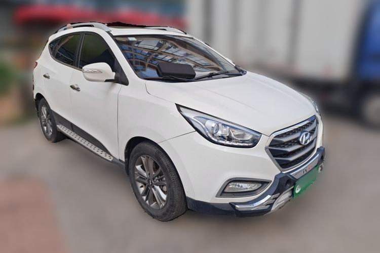 Used Hyundai ix35 2015 2.0L Automatic 2WD Smart Type China IV Front Right 45 Deg