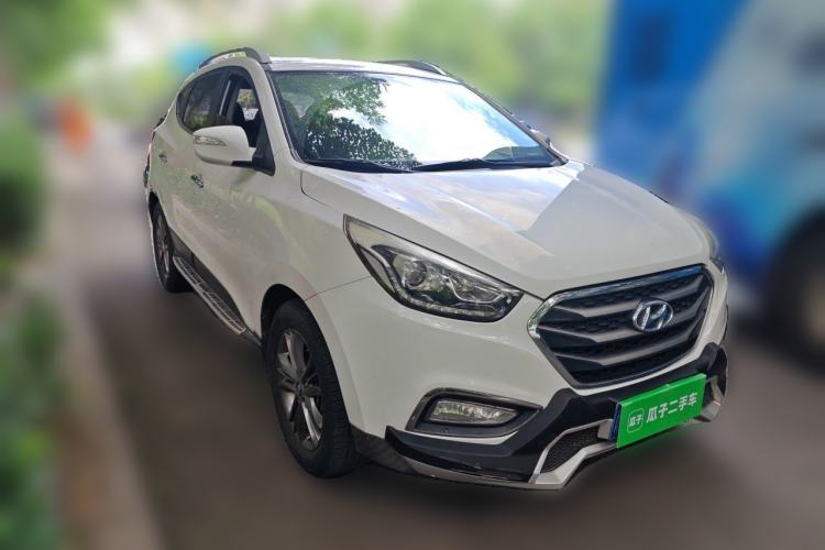 Used Hyundai ix35 2015 2.0L Automatic 2WD Smart Type China IV Front Right 45 Deg
