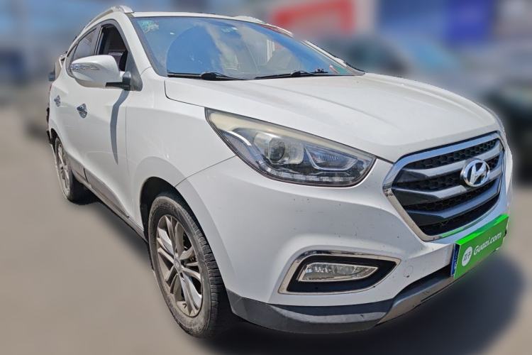 Used Hyundai ix35 2015 2.0L Automatic 2WD Smart Version China V Standard Front Right 45 Deg