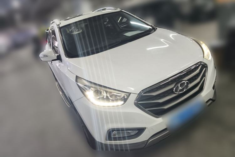 Used Hyundai ix35 2015 2.0L Automatic 2WD Smart Version China V Standard Front Right 45 Deg