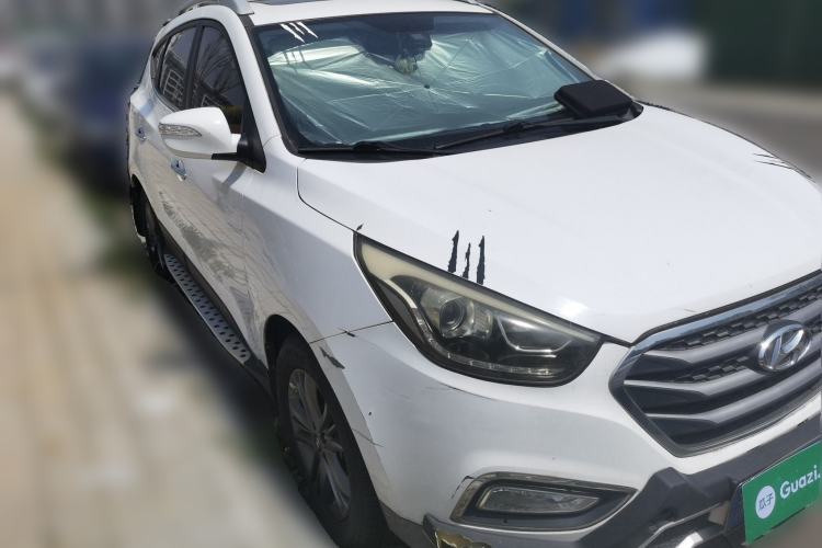 Used Hyundai ix35 2015 2.0L Automatic 2WD Smart Version China V Standard Front Right 45 Deg