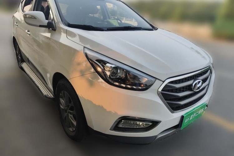 Used Hyundai ix35 2015 2.0L Automatic 2WD Comfort Edition China V Standard Front Right 45 Deg