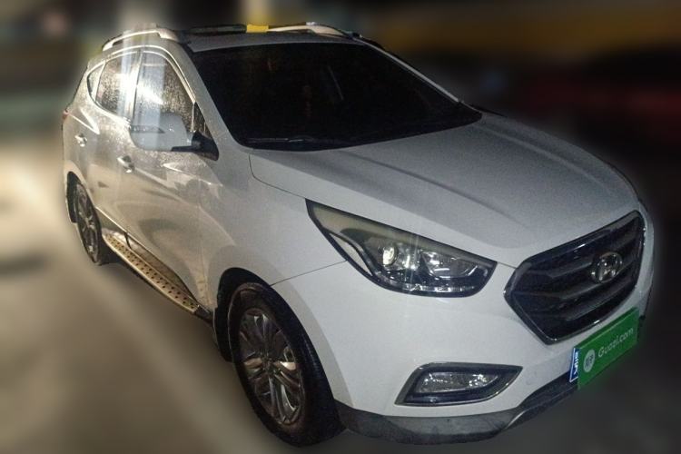 Used Hyundai ix35 2015 2.0L Automatic 2WD Smart Version China V Standard Front Right 45 Deg