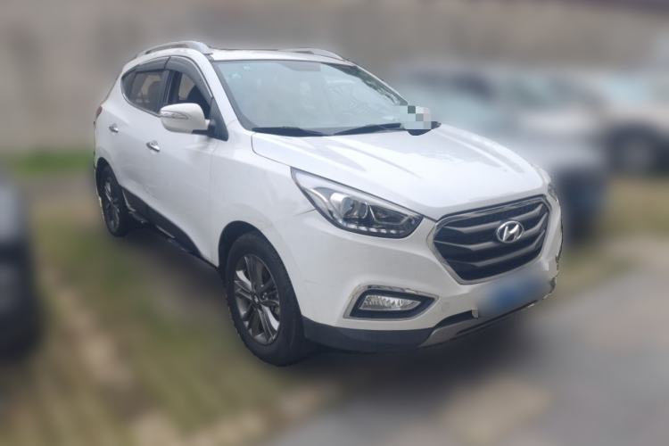 Used Hyundai ix35 2015 2.0L Automatic 2WD Smart Version China V Standard Front Right 45 Deg