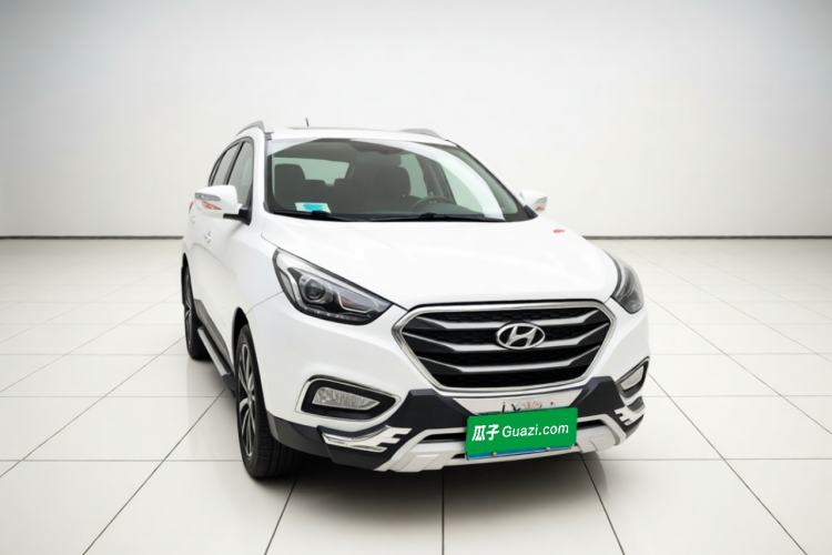 Used Hyundai ix35 2015 2.0L Automatic 2WD Smart Type China IV Front Right 45 Deg