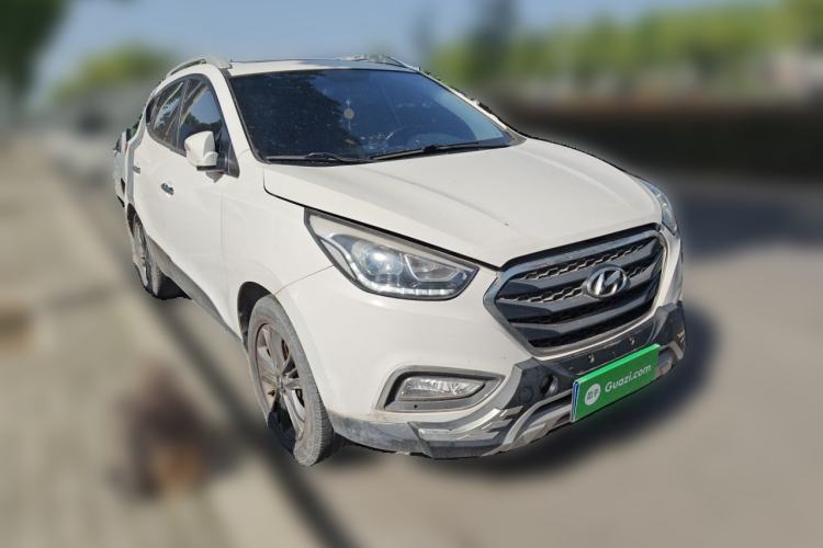 Used Hyundai ix35 2015 2.0L Automatic 2WD Smart Type China IV Front Right 45 Deg