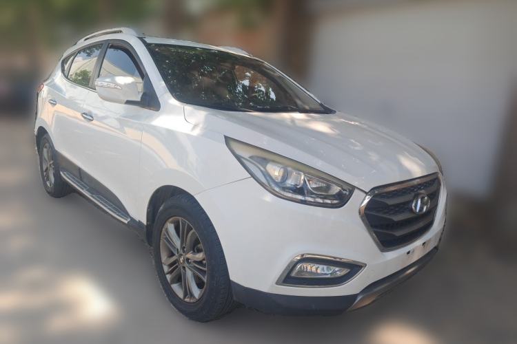 Used Hyundai ix35 2015 2.0L Automatic 2WD Smart Type China IV Front Right 45 Deg