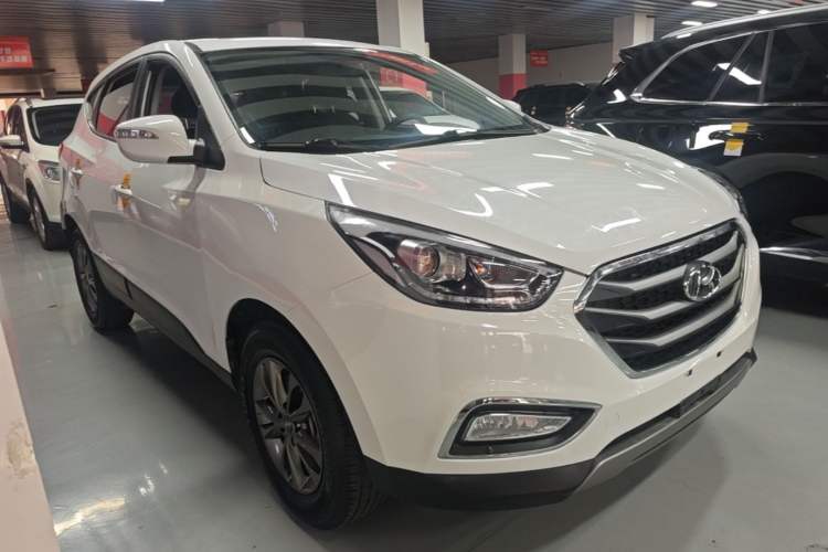 Used Hyundai ix35 2015 2.0L Automatic 2WD Comfort Edition China V Standard Front Right 45 Deg