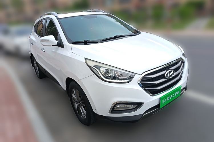 Used Hyundai ix35 2015 2.0L Automatic 2WD Smart Type China IV Front Right 45 Deg