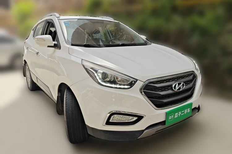 Used Hyundai ix35 2015 2.0L Automatic 2WD Smart Type China IV Front Right 45 Deg