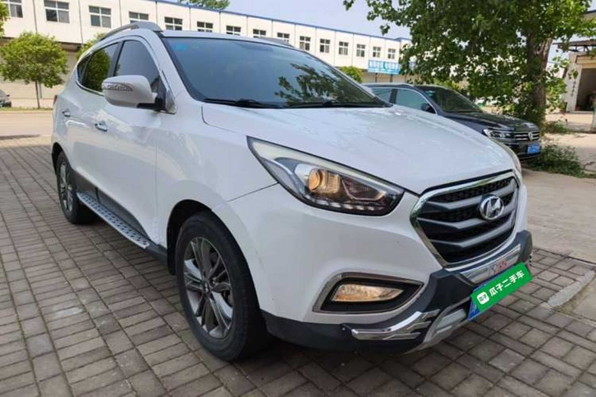 Used Hyundai ix35 2015 2.0L Automatic 2WD Smart Type China IV Front Right 45 Deg