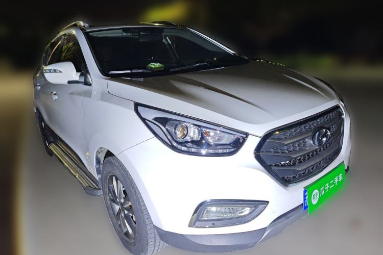 Used Hyundai ix35 2015 2.0L Automatic 2WD Comfort Edition China V Standard Front Right 45 Deg
