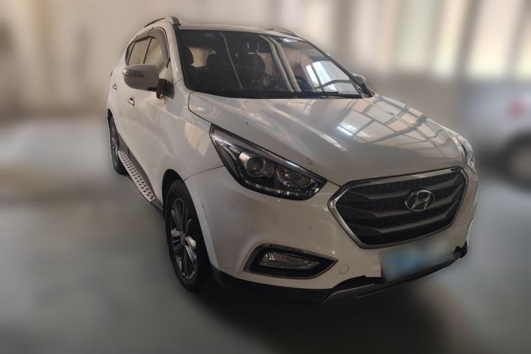 Used Hyundai ix35 2015 2.0L Automatic 2WD Smart Type China IV Front Right 45 Deg