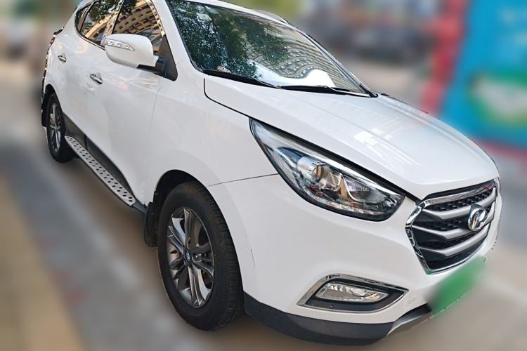 Used Hyundai ix35 2015 2.0L Automatic 2WD Smart Type China IV Front Right 45 Deg