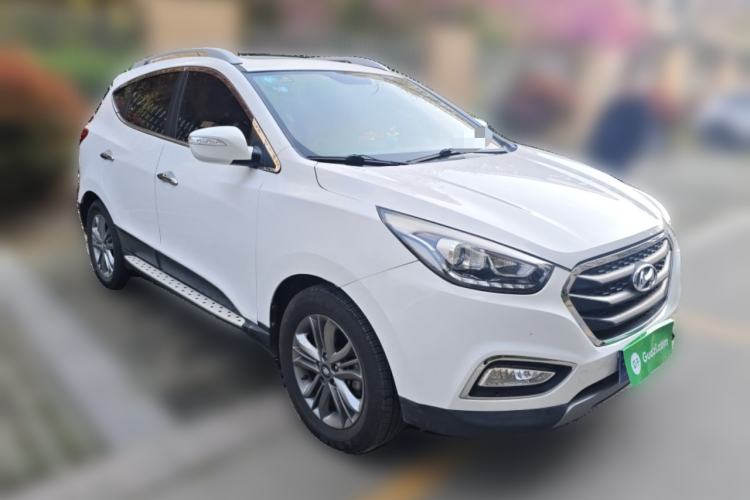 Used Hyundai ix35 2015 2.0L Automatic 2WD Smart Type China IV Front Right 45 Deg