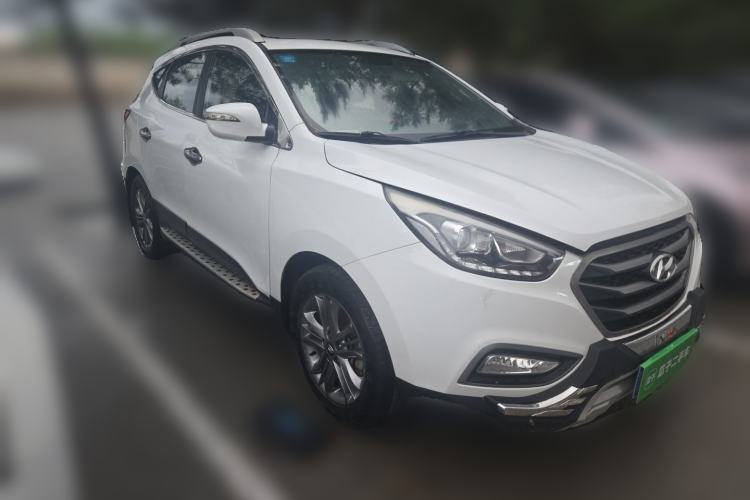 Used Hyundai ix35 2015 2.0L Automatic 2WD Smart Version China V Standard Front Right 45 Deg