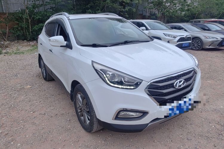 Used Hyundai ix35 2015 2.0L Automatic 2WD Smart Version China V Standard Front Right 45 Deg