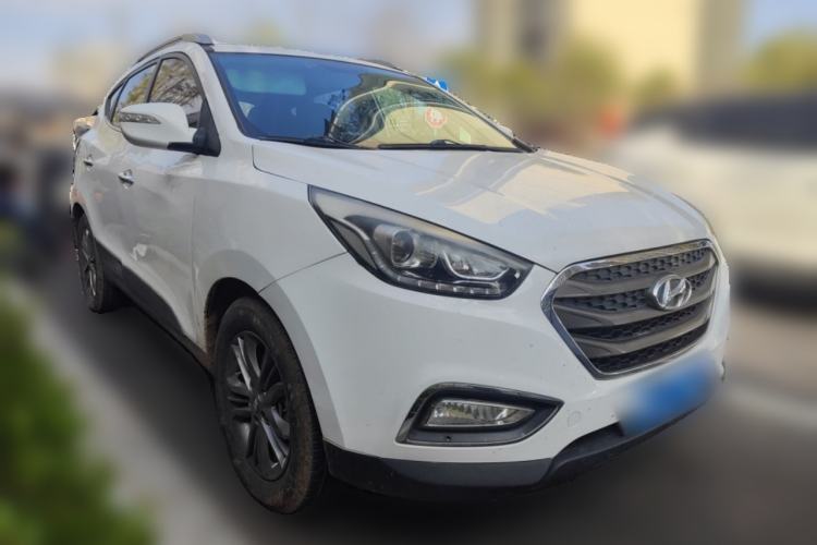 Used Hyundai ix35 2015 2.0L Automatic 2WD Smart Version China V Standard Front Right 45 Deg