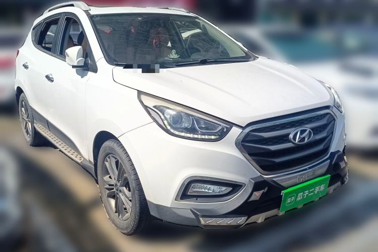 Used Hyundai ix35 2015 2.0L Automatic 2WD Smart Type China IV Front Right 45 Deg