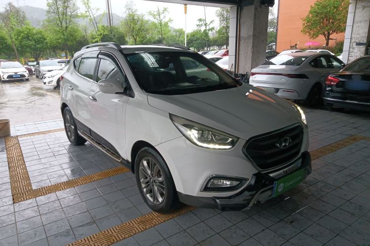 Used Hyundai ix35 2015 2.0L Automatic 2WD Smart Version China V Standard Front Right 45 Deg