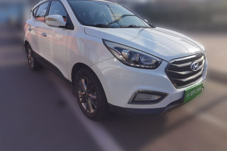 Used Hyundai ix35 2015 2.0L Automatic 2WD Smart Type China IV Front Right 45 Deg