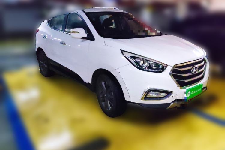 Used Hyundai ix35 2015 2.0L Automatic 2WD Smart Version China V Standard Front Right 45 Deg