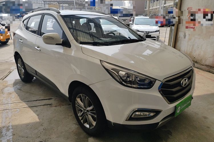Used Hyundai ix35 2015 2.0L Automatic 2WD Smart Version China V Standard Front Right 45 Deg