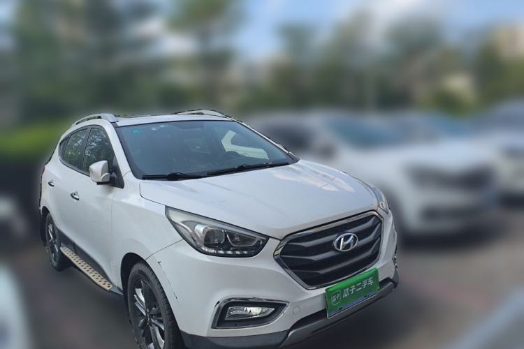 Used Hyundai ix35 2015 2.0L Automatic 2WD Smart Type China IV Front Right 45 Deg