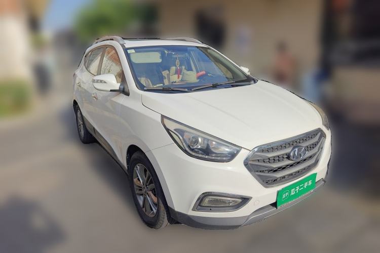 Used Hyundai ix35 2015 2.0L Automatic 2WD Smart Type China IV Front Right 45 Deg