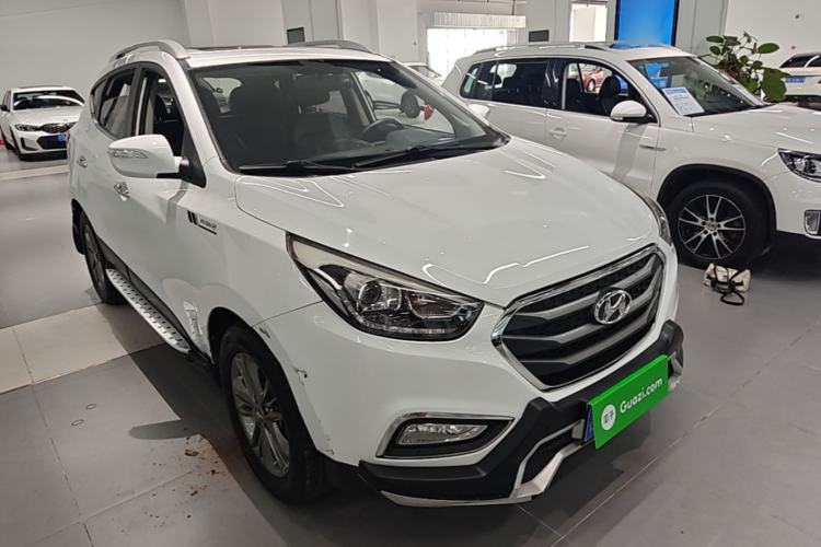 Used Hyundai ix35 2015 2.0L Automatic 2WD Smart Version China V Standard Front Right 45 Deg