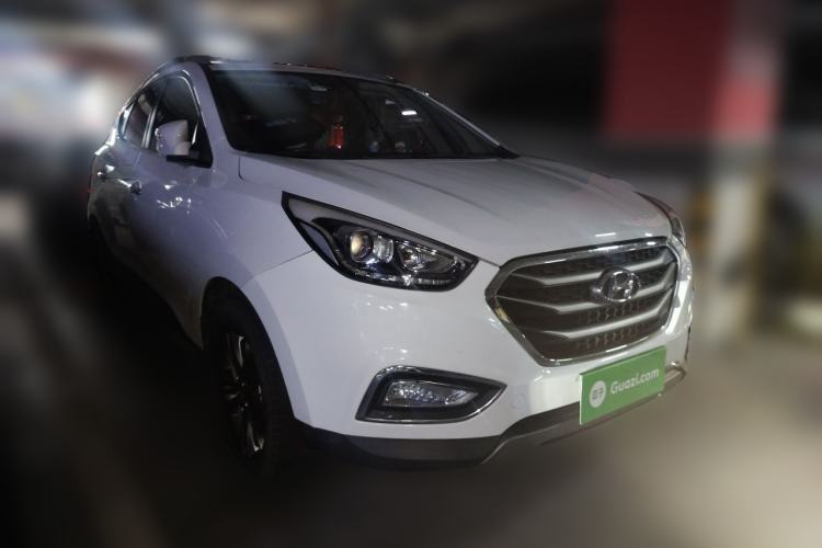 Used Hyundai ix35 2015 2.0L Automatic 2WD Smart Type China IV Front Right 45 Deg