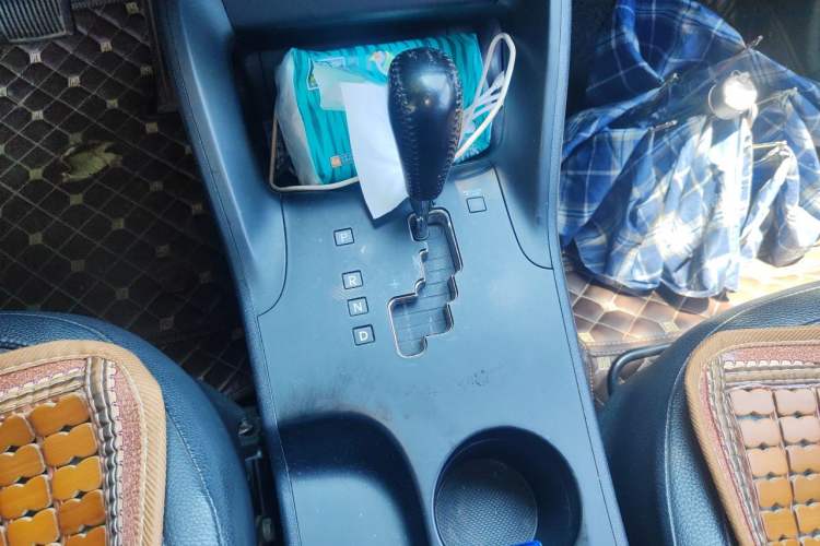 Used Hyundai ix35 2015 2.0L Automatic 2WD Smart Type China IV Gear Lever