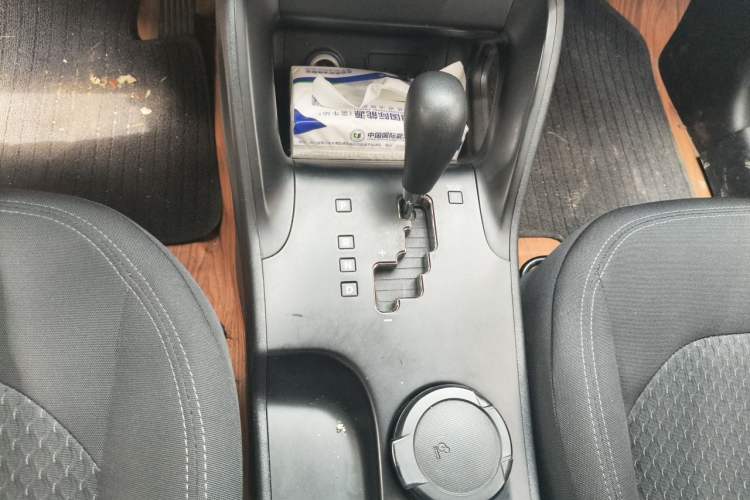 Used Hyundai ix35 2015 2.0L Automatic 2WD Comfort Edition China V Standard Gear Lever