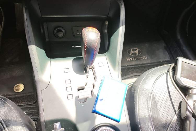 Used Hyundai ix35 2015 2.0L Automatic 2WD Smart Version China V Standard Gear Lever