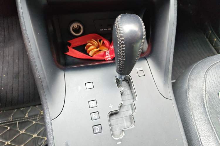 Used Hyundai ix35 2015 2.0L Automatic 2WD Smart Version China V Standard Gear Lever