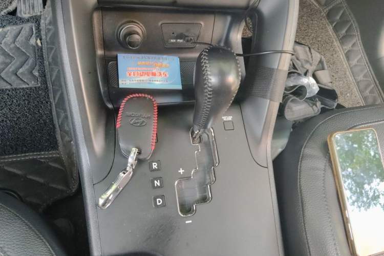 Used Hyundai ix35 2015 2.0L Automatic 2WD Smart Version China V Standard Gear Lever
