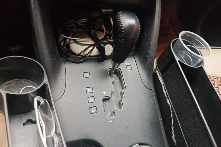 Used Hyundai ix35 2015 2.0L Automatic 2WD Smart Type China IV Gear Lever