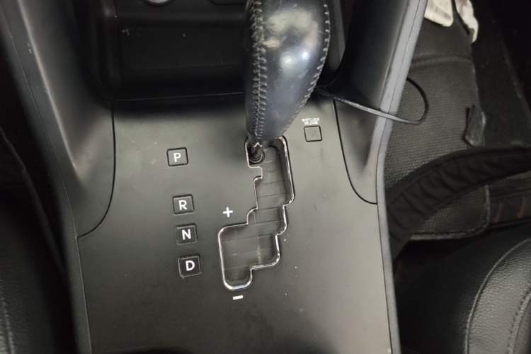 Used Hyundai ix35 2015 2.0L Automatic 2WD Smart Version China V Standard Gear Lever