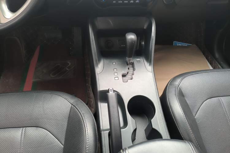 Used Hyundai ix35 2015 2.0L Automatic 2WD Smart Version China V Standard Gear Lever